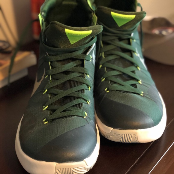 Nike men’s basketball shoes - Picture 2 of 4